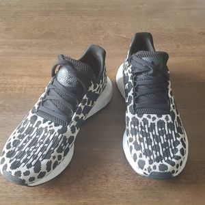 Adidas Women Swift Run sneaker